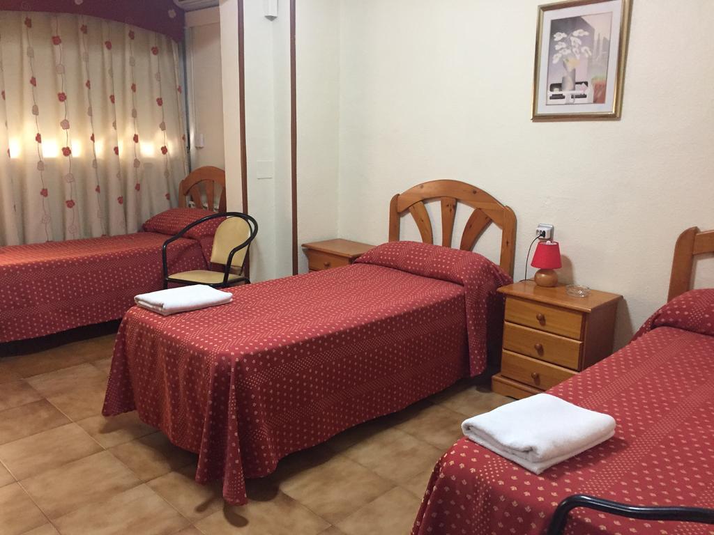 Hostal Jacinto アルカラ・デ・エナレス エクステリア 写真