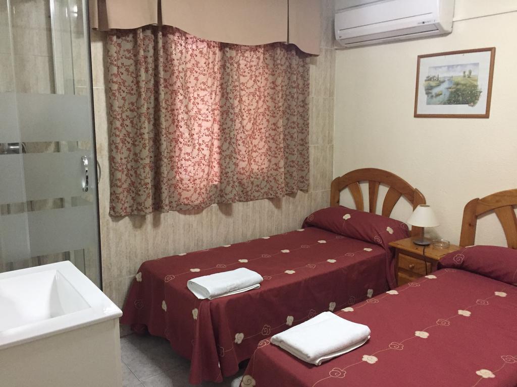 Hostal Jacinto アルカラ・デ・エナレス エクステリア 写真