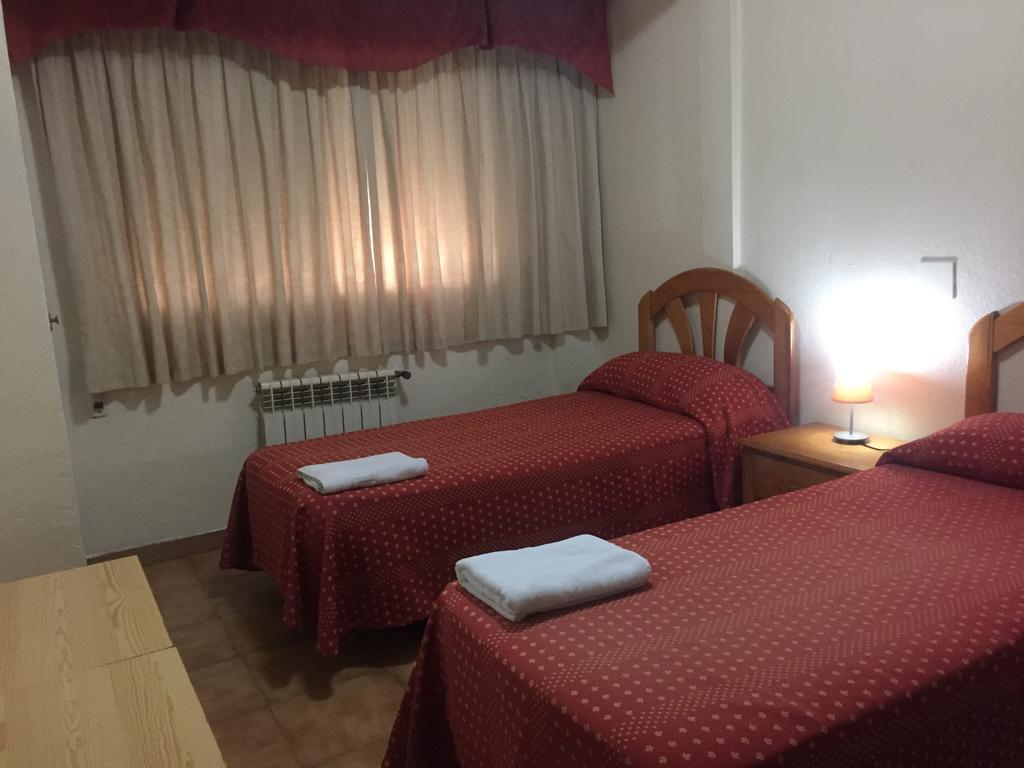Hostal Jacinto アルカラ・デ・エナレス エクステリア 写真
